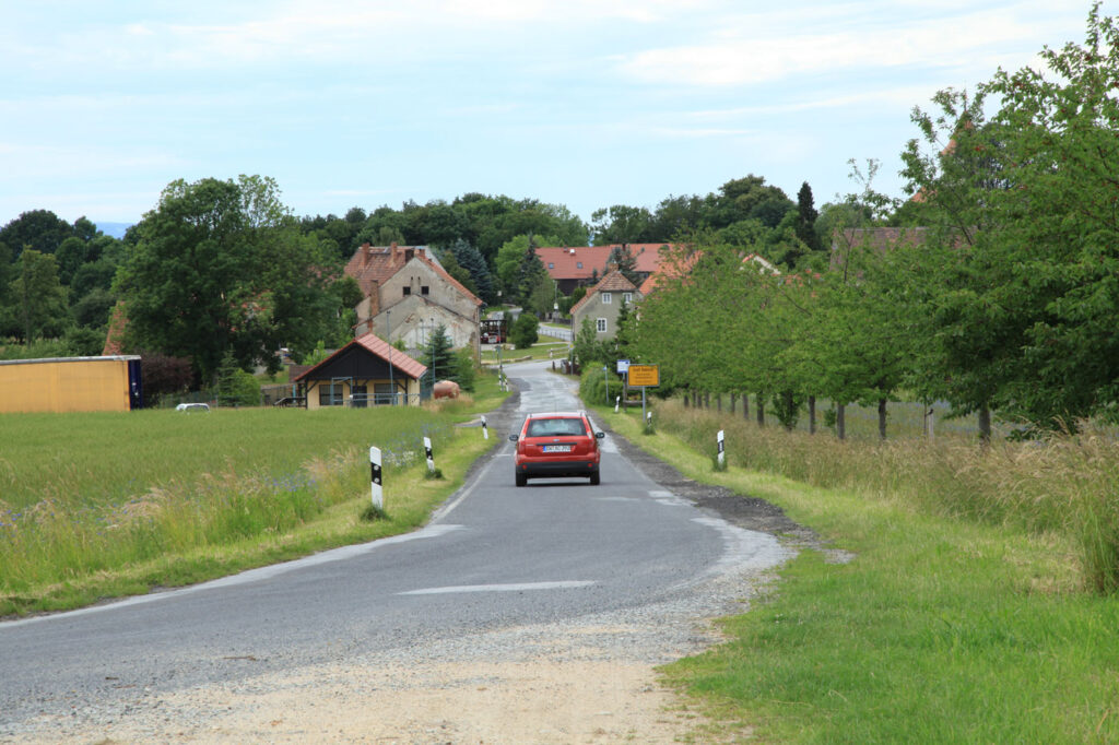 Hohendubrau_Groß_Radisch_-_Kollmer_Straße_01_ies